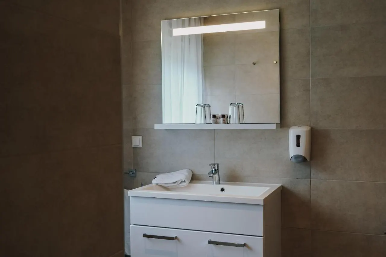 Pension Steinbichler - Apartments Und Zimmer Check In 24-7 Graz