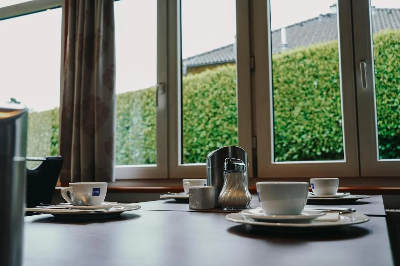 Pension Steinbichler - Apartments Und Zimmer Check In 24-7 Graz 0*,  Austria